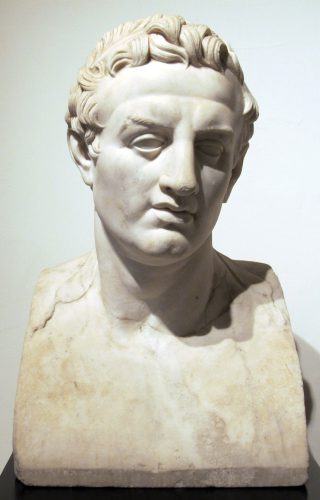 Ptolemy_III,_da_villa_dei_papiri,_peristilio_rettangolare