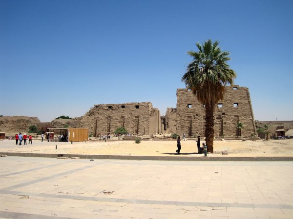Dag 13 Karnak 002.Vivid_shr