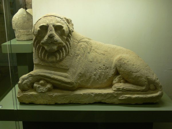 Oxyrhynchus_lying_lion_Allard_Pierson_Museum